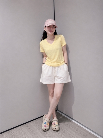 SET1003- Set áo đũi vàng phối quần short trắng