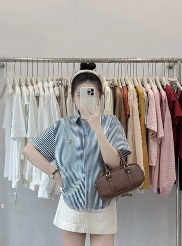 A213-Áo sơ mi cố đức kẻ VẠT BẦU THÊU NGỰA