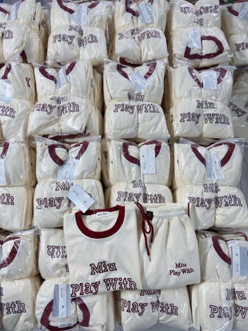 SET487-Set áo thun bo gấu phối quần ống suông rộng be