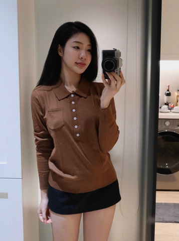 A432- Áo len dài tay cổ tròn túi ngực màu nâu tây