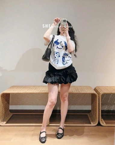 A331- Áo thun trắng dáng suông in hình cún xanh