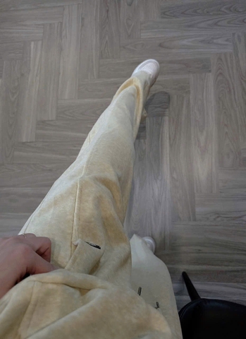 SET807-Bộ nỉ tăm áo khoá kéo phối quần ống suông màu be