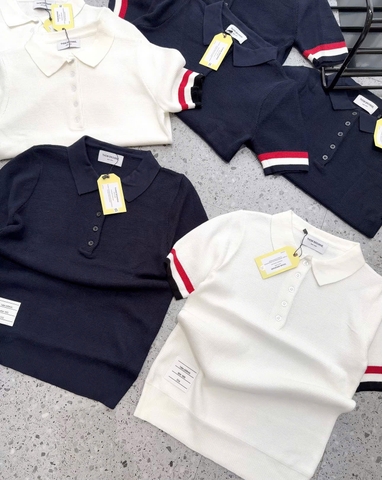 A251- Áo len THOM 2 màu than,trắng full tem