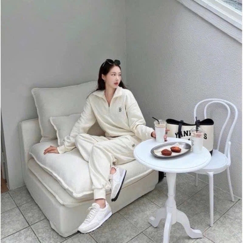 Set805- Set nỉ bông trắng chữ B thêu dáng bo chun cổ khoá