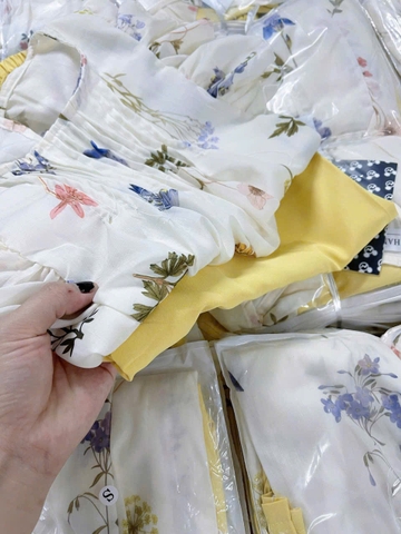 Set625- Set áo hoa voan cánh tiên ly ngực mix quần suông vàng