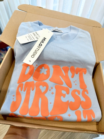 A519-Áo thun suông  xanh chữ cam mẫu mới hot 2026