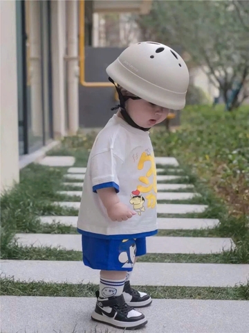 BT818-Bộ áo thun trắng cộc tay kèm quần short xanh Shin Bút Chì cho bé