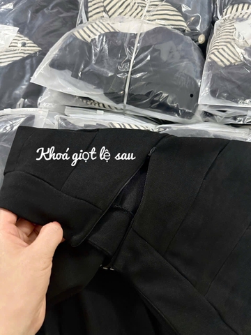 SET388-Set phối kẻ đen dáng xoè cúc ngọc chất trượt Thái