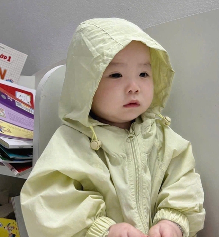 Aokid020- Áo gió 2 lớp xanh lá thêu ngực cho trẻ em