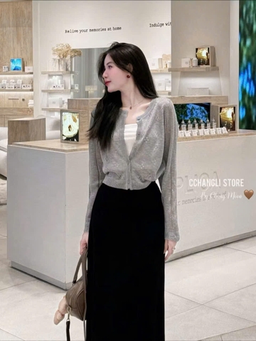 Set825- Set dạo phố váy 2 dây đen phối áo len cadigan xám