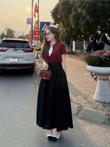 SET483-Set áo thun đỏ phối chân váy midi tặng kèm khăn rời