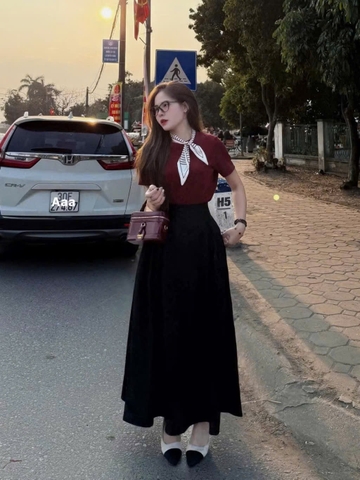 SET483-Set áo thun đỏ phối chân váy midi tặng kèm khăn rời