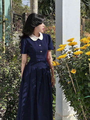 DAM142-VÁY DÀI XẾP LY NƠ EO CỔ SEN TRẮNG