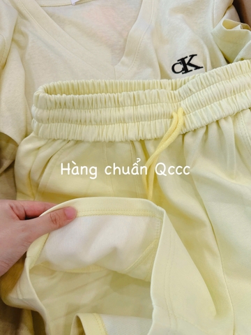 🍀 SEt920- SET CÔHC  VÀNG CỔ TIM LOGO THÊU QUẦN SHORtT 🌷