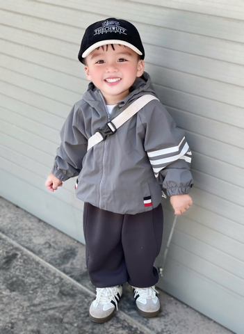 Aokid022- Áo gió trẻ em lót lưới mã THOM  2 màu