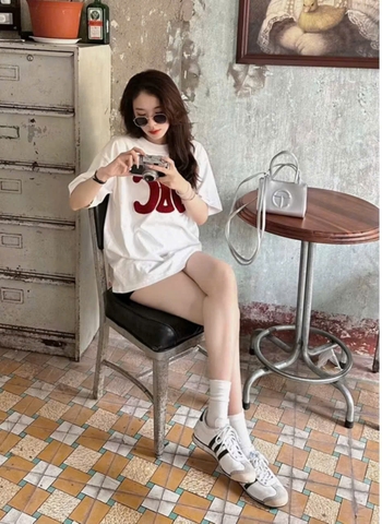 A190-Áo thun suông trắng thêu nổi