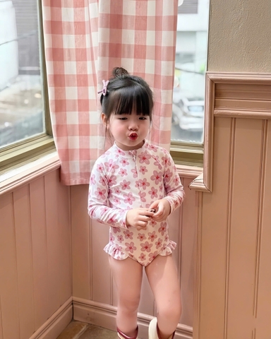 BOI01-combo 2 bộ bơi dài tay 1 mảnh bé gái họa tiết hoa