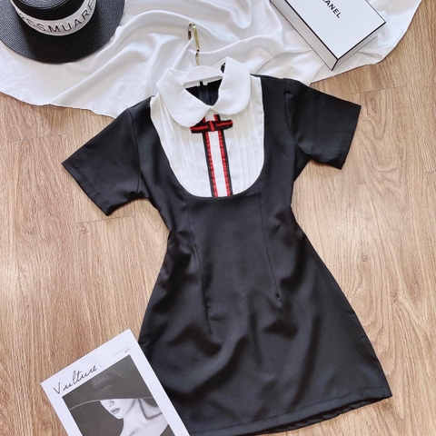 Đầm xoè cổ yếm đính nơ đỏ