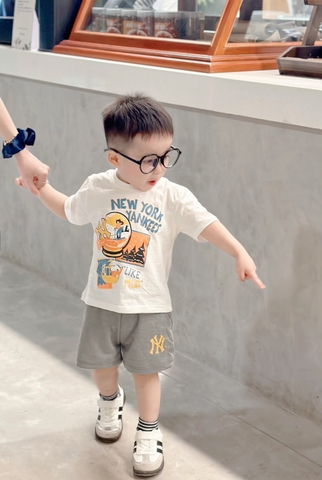 Bộ NEW 2 màu đen trắng bé trai VNXK ( giá 1 bộ)