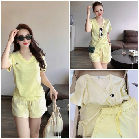 🍀 SEt920- SET CÔHC  VÀNG CỔ TIM LOGO THÊU QUẦN SHORtT 🌷