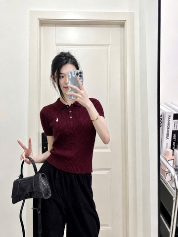 A728- Áo len thừng cộc tay đỏ thêu ngựa Camilla