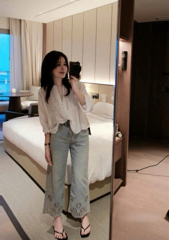 QUAN114-Quần jean xanh loe ống tỉa ren