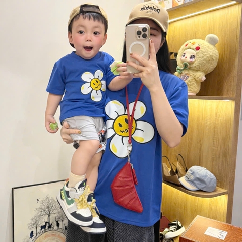 A497-Áo thun đôi mẹ con màu xanh dương hoa trắng