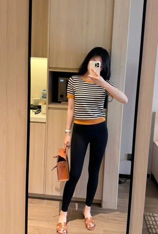 A614-Áo len ZIRI kẻ đen viền vàng dáng cộc full tem
