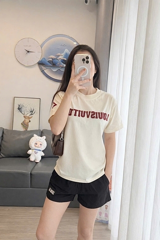 Set868-Set áo thun cộc tay trắng thêu nổi phối quần short đen