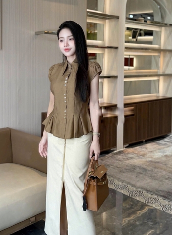 A647- Áo sơ mi cộc tay lụa tằm phối cúc ngọc