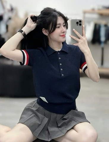 A251- Áo len THOM 2 màu than,trắng full tem