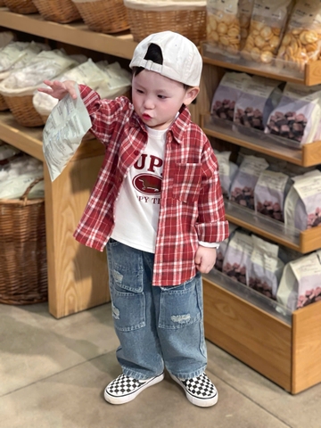 BT618- Bộ bé trai áo sơmi kẻ đỏ, áo thun trắng phối quần jean dài