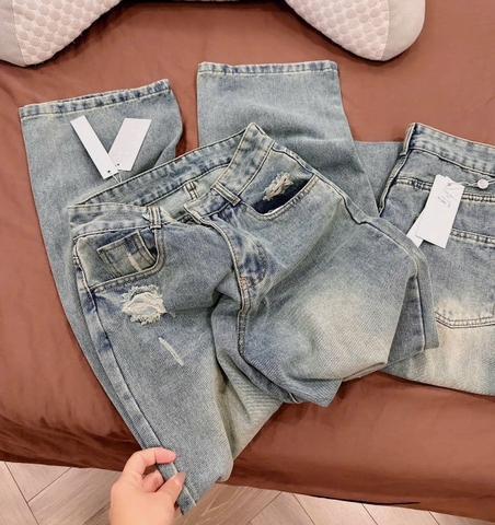 QUAN015-QUẦN JEANS SUÔNG RÁCH 1 BÊN MÀU NHẠT