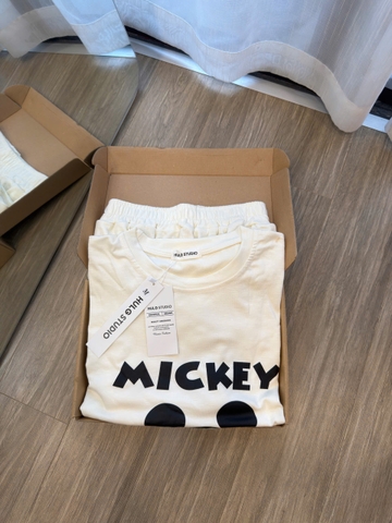 SET1019-Set áo thun dài mickey phối quần cộc be