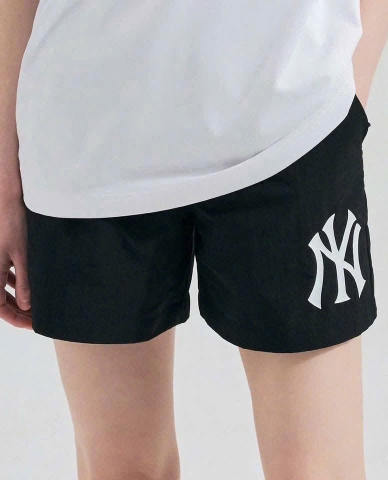 Quan064- quần theeu logo 2 màu đen trắng chất nỉ cua loại đẹp 3 tem