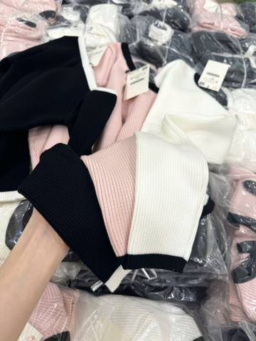 A346- Áo len lệch vai 3 màu viền cổ full tem