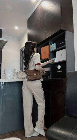 SET487-Set áo thun bo gấu phối quần ống suông rộng be