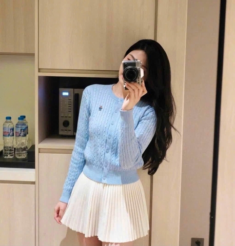A782- Áo len Cadigan xanh nhạt thêu GẤU full tem