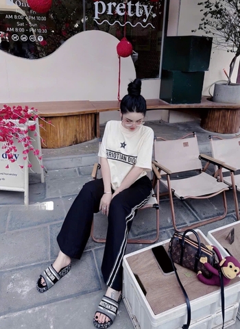 SET461- Set bộ áo be DI mix quần suông viền sọc