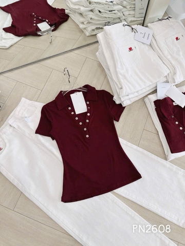 Set865- Set áo thun đỏ cúc phối quần jean trắng suông nổi bật