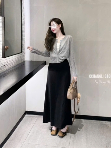 Set825- Set dạo phố váy 2 dây đen phối áo len cadigan xám