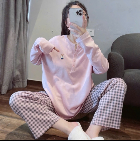 Set756- Bộ mặc nhà áo thun hồng dài tay phối quần suông kẻ