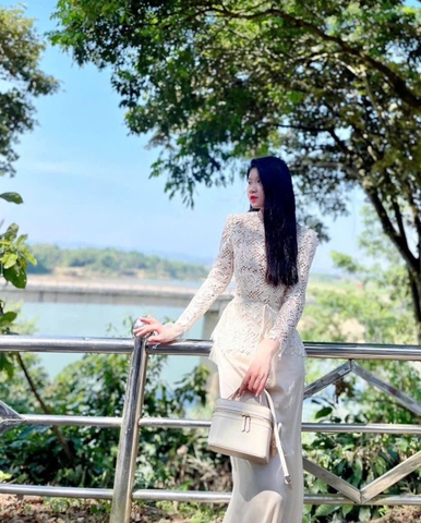 A152- 🌺 ÁO REN LÁ LÓT LƯỚI CHÂN REN 3 LỚP ☘️