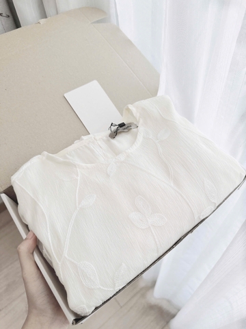 set353- Set áo tơ hoa thêu nổi phối chân váy dập ly dáng dài sang chảnh