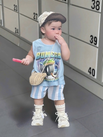 Bt583- Bộ BONECA trẻ em ưuaanf sọc xanh nhạt chất cotton