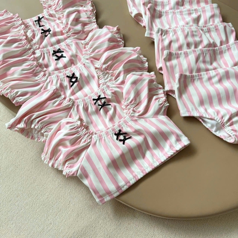 BT525- Bộ bơi bikini bé gái sọc hồng kèm mũ