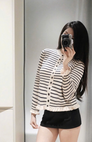 A427- Áo len dệt kim dài tay phối viền 2 màu xanh than và kẻ ngang