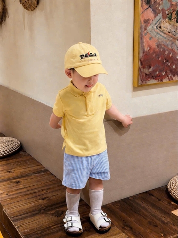 [KEM MU] BT976- Bộ polo vàng thêu logo kèm mũ quần kẻ xanh