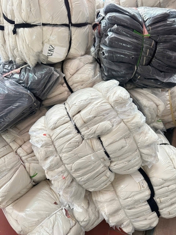 A446- Áo phao trám túi trước 2 màu be đen