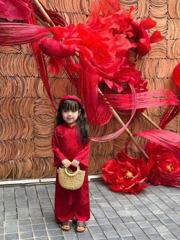 [KÈM XƯỢC TÓC] bt696- Bộ áo dài đỏ bé gái chất gấm lụa